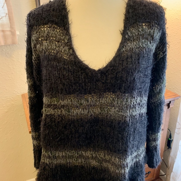 **Fun, Fuzzy Sweater by Free People ~ Size S/P** - Picture 3 of 5